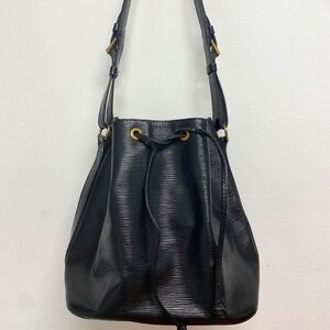 LOUIS VUITTON Epi Leather Petit Noe Bucket Shoulder Bag Black Authentic!